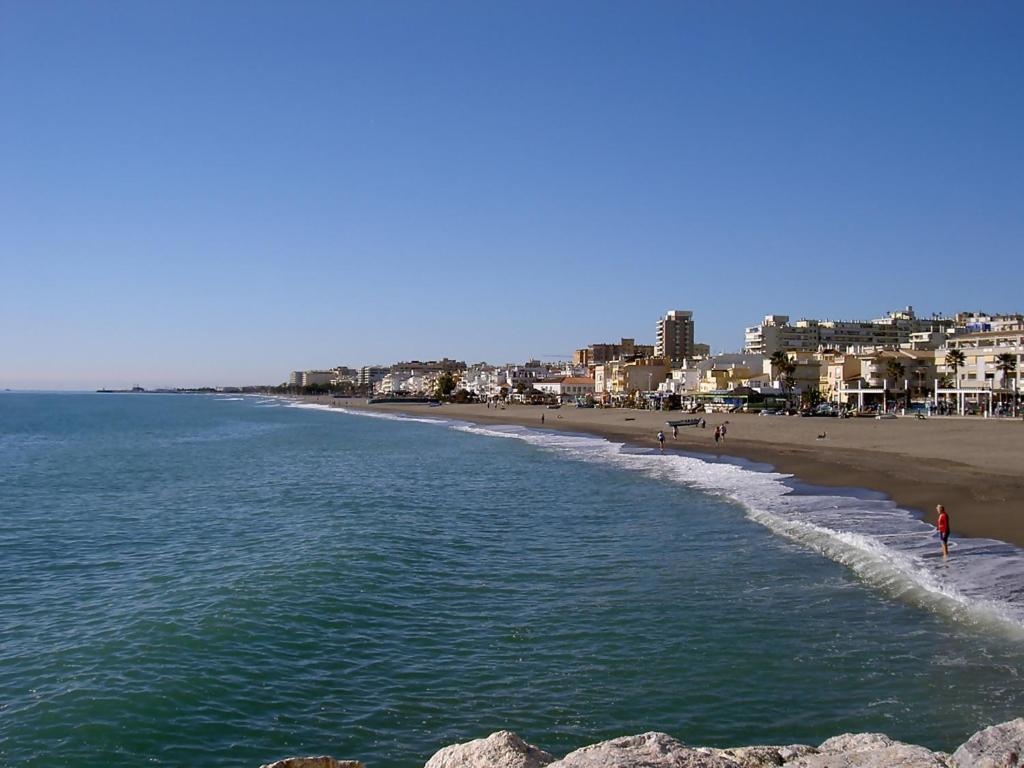 Sr Mediterraneo Playa De La Carihuela Торремолинос Экстерьер фото