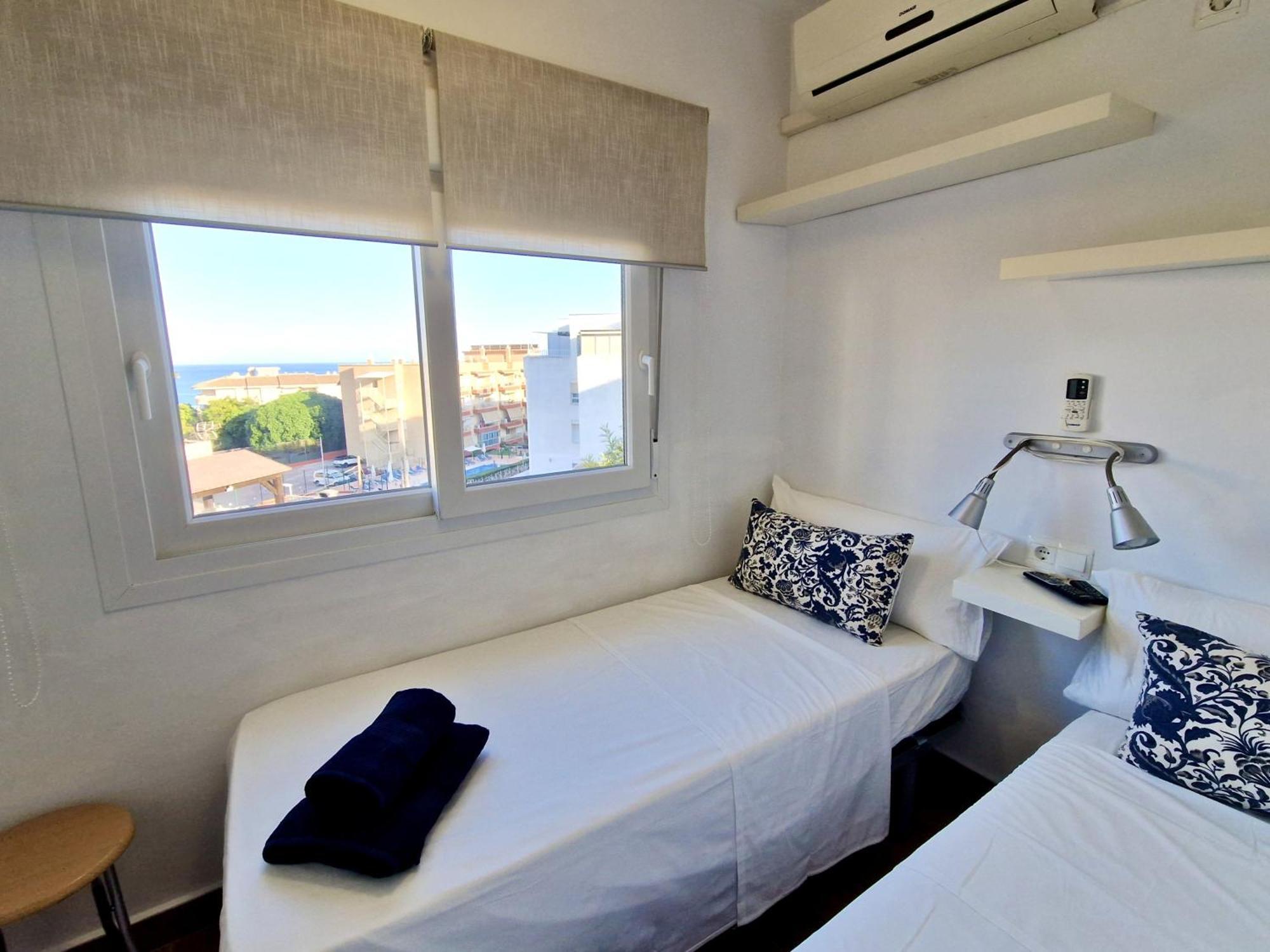 Sr Mediterraneo Playa De La Carihuela Торремолинос Экстерьер фото